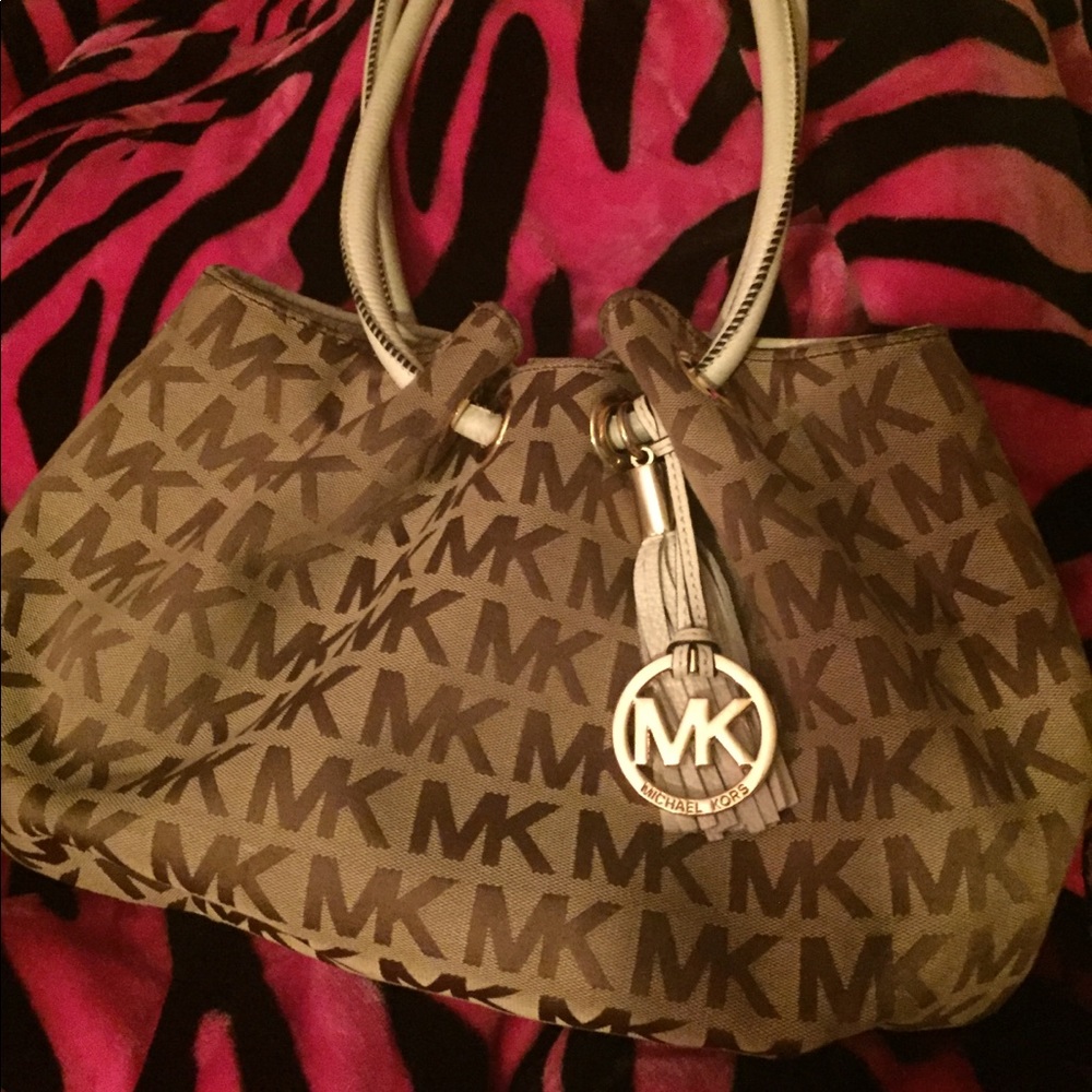 Shoulder bag
